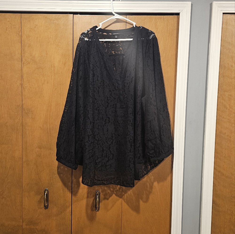 Torrid size 6 lace blouse